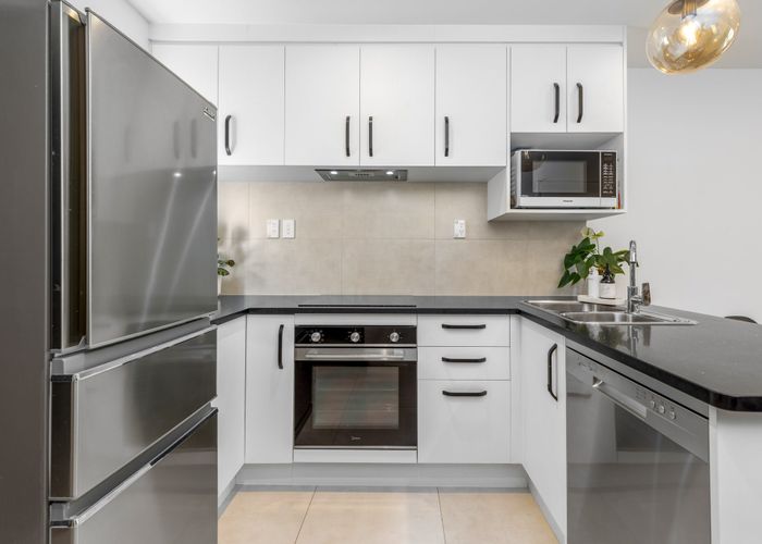  at 15/18 Hewlett Road, Massey, Waitakere City, Auckland