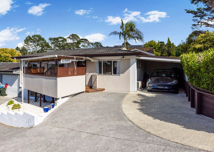  at 32A Bel Air Drive, Hillsborough, Auckland