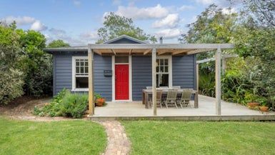  at 93 Sunnyside Road, Sunnyvale, Auckland