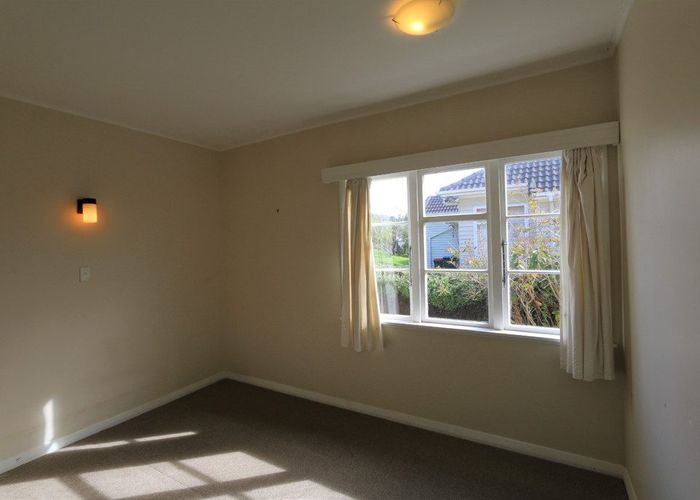  at 4 Cadman Ave, Greenlane, Auckland City, Auckland