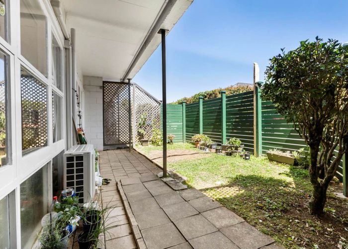  at 15/11 Tawera Road, Greenlane, Auckland City, Auckland