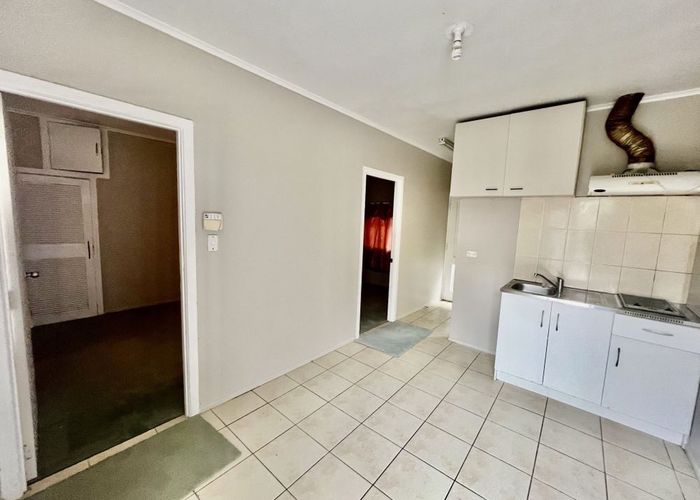  at 1/16 Kenderdine Road, Papatoetoe, Manukau City, Auckland