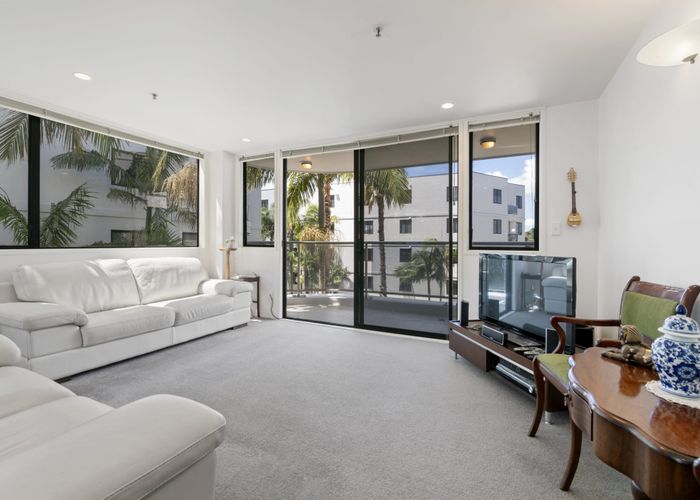  at 2A/171 Hurstmere Road, Takapuna, Auckland