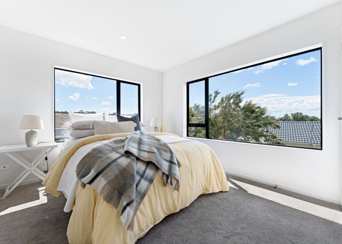  at 18D Larissa Ave, Henderson, Waitakere City, Auckland