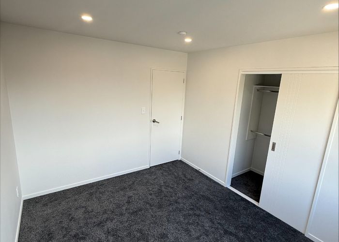  at 16 Reynella Drive, Massey, Waitakere City, Auckland