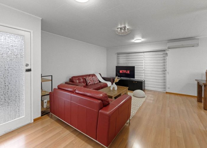  at 2/18 Komako Place, Papatoetoe, Manukau City, Auckland