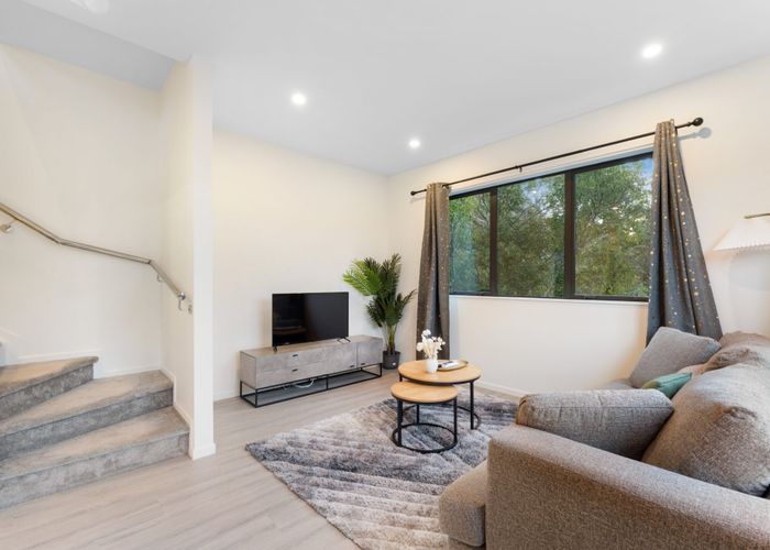  at 15F & 17B Tabitha Crescent, Henderson, Waitakere City, Auckland