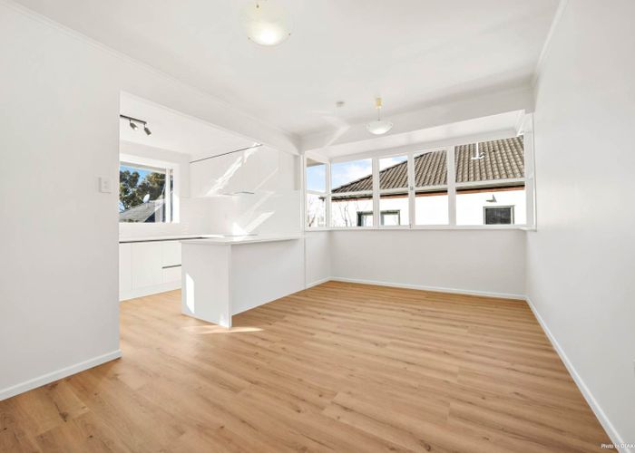  at 1/51 Forrest Hill Road, Milford, North Shore City, Auckland