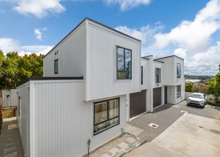  at 61A Knights Road, Rothesay Bay, North Shore City, Auckland