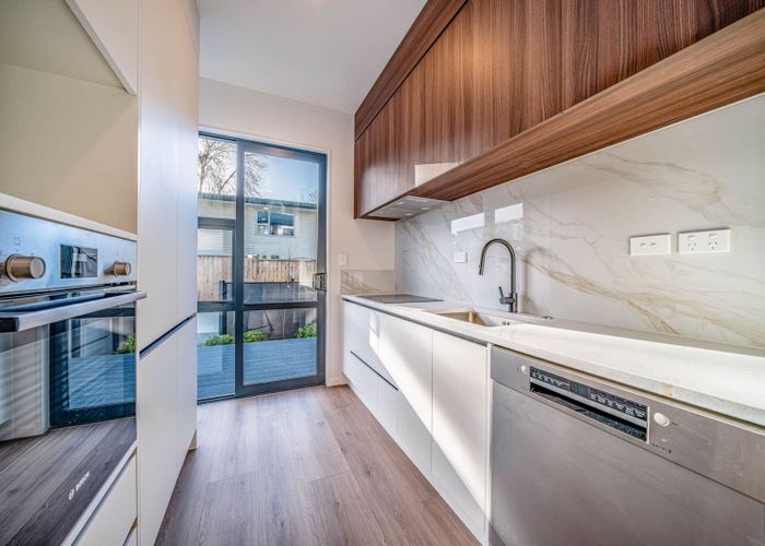  at 15/85 Cascades Road, Pakuranga Heights, Manukau City, Auckland