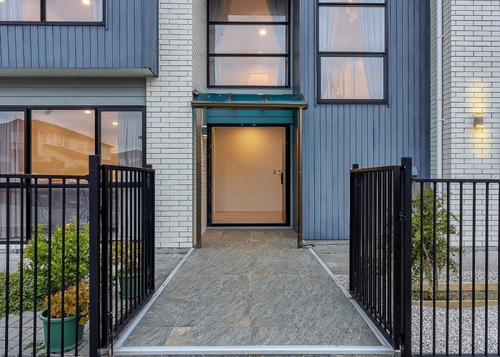  at 52 Hikuawa Road, Flat Bush, Auckland