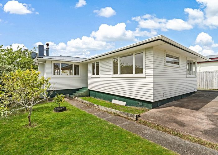  at 30 Ozich Avenue, Te Atatu South, Auckland