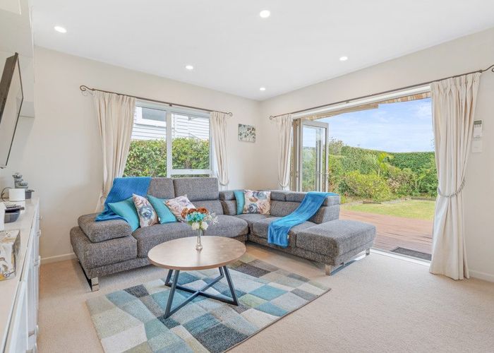  at 1/86 Eversleigh Road, Belmont, Auckland