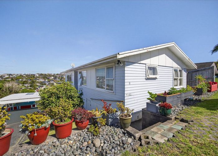  at 1/9 Colmar Road, Mellons Bay, Manukau City, Auckland