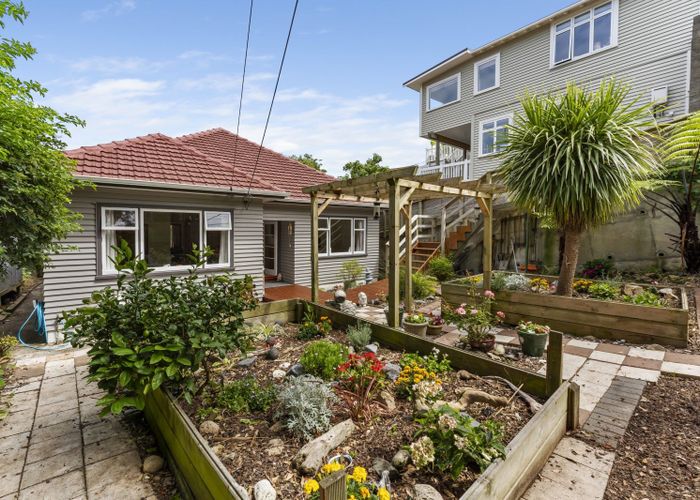  at 94 Melbourne Road, Island Bay, Wellington