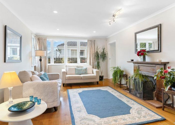  at 10 Benghazi Road, Panmure, Auckland
