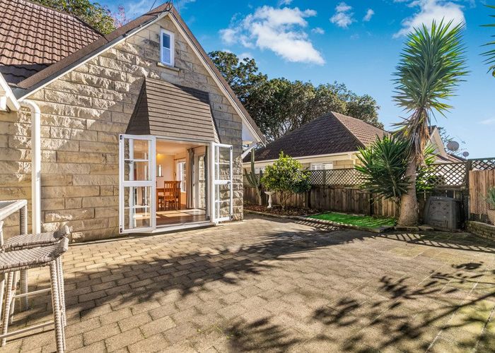  at 1/10 Grande Vue Road, Hillpark, Auckland