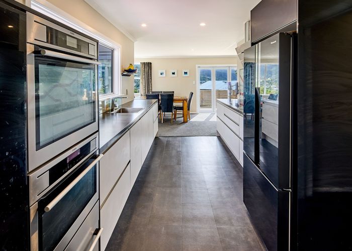  at 6 Mayfair Place, Tawa, Wellington, Wellington