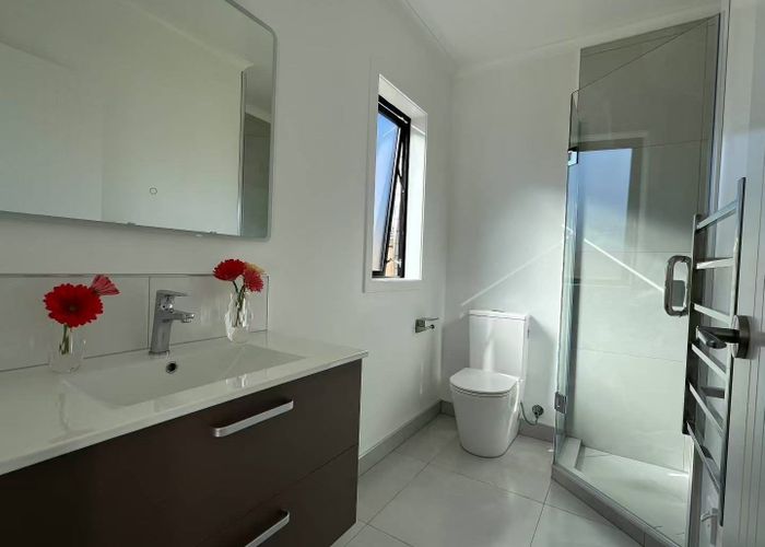  at 2/42 Balmerino Cr, Pukete, Hamilton, Waikato