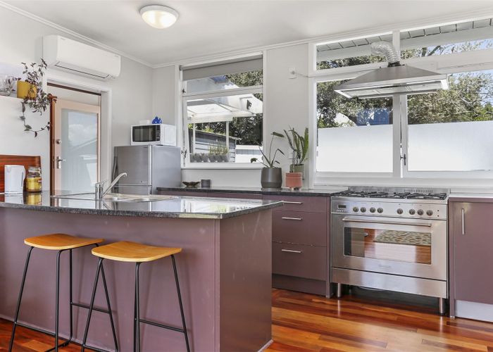  at 4/13 Napoleon Avenue, Milford, Auckland