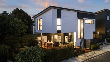  at 6 Reg Pearce Way, Glen Innes, Auckland