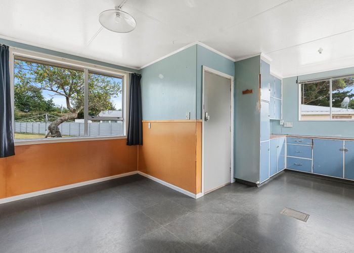  at 124 Oxford Street, Lansdowne, Masterton