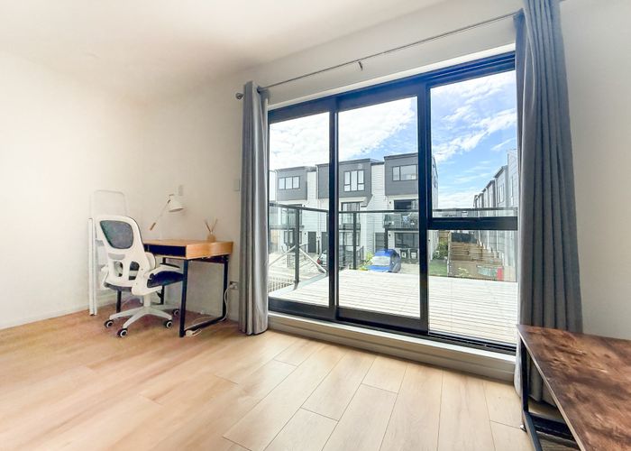  at 11 Dotterel Place, Westgate, Waitakere City, Auckland