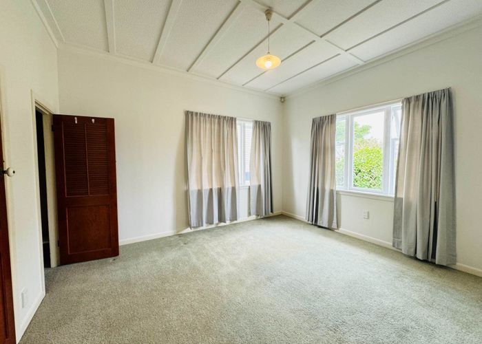  at 27 Formby Avenue, Point Chevalier, Auckland City, Auckland