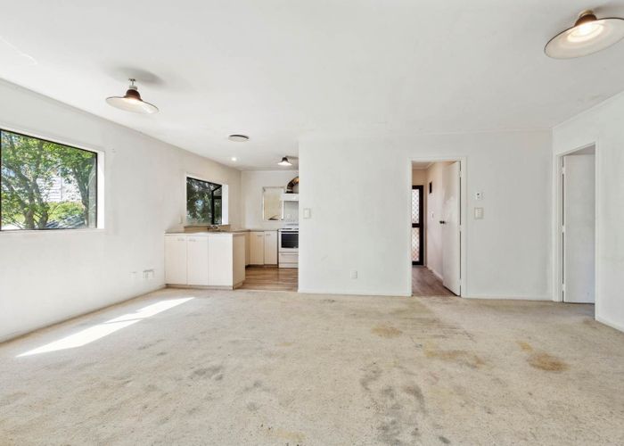  at 2/18 Binsted Road, New Lynn, Waitakere City, Auckland
