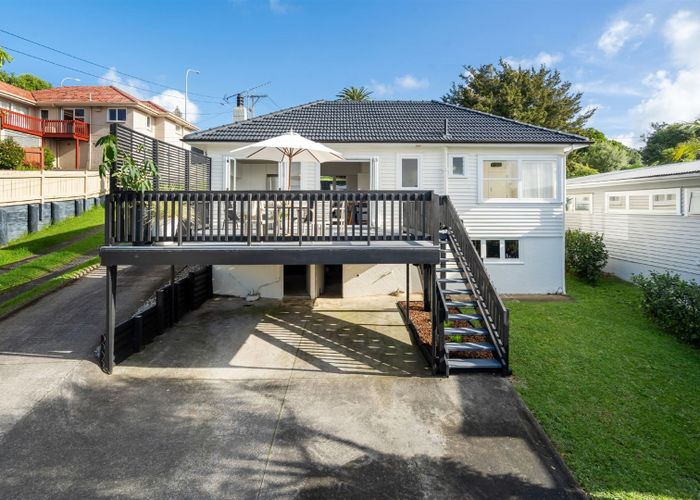  at 1/5 Lake Road, Northcote, Auckland