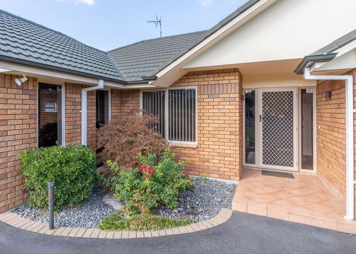  at 25 Limousin Place, Grandview Heights, Hamilton
