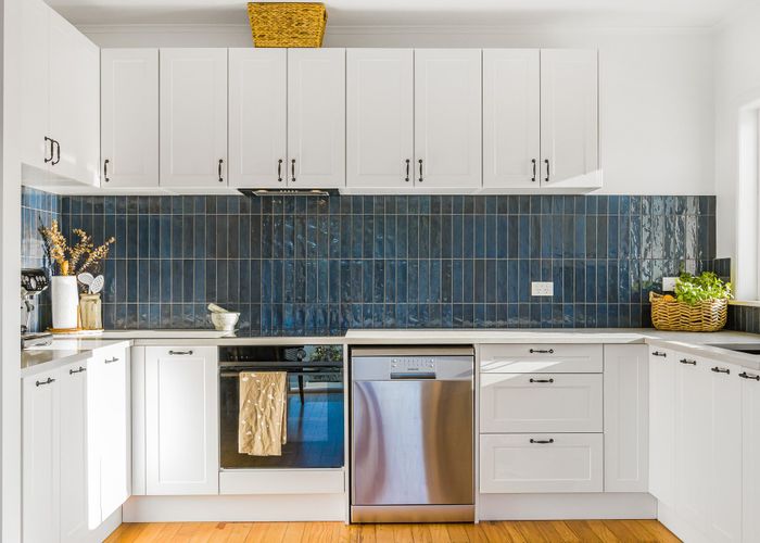  at 1/150 East Coast Road, Forrest Hill, North Shore City, Auckland