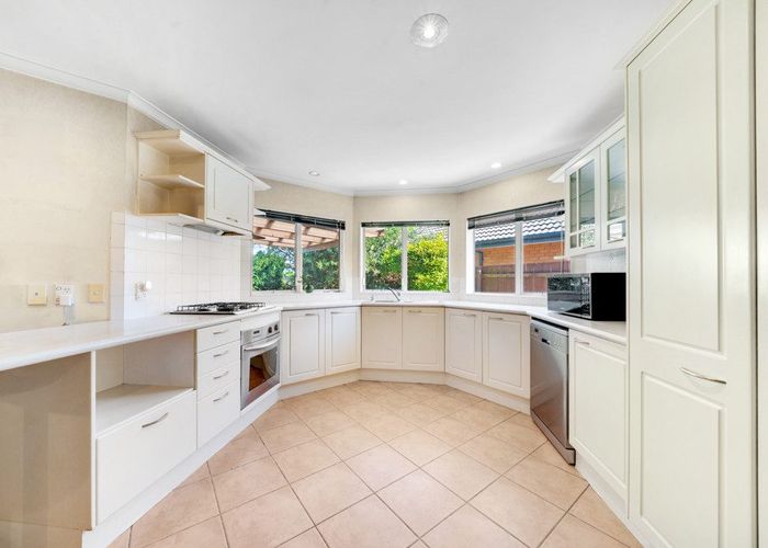  at 10 Glassonby Road, Northpark, Manukau City, Auckland