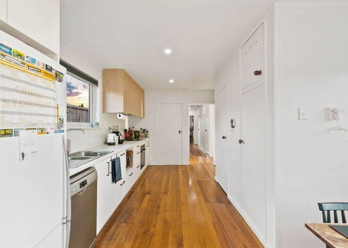  at 1/132 Edmonton Road, Te Atatu South, Waitakere City, Auckland