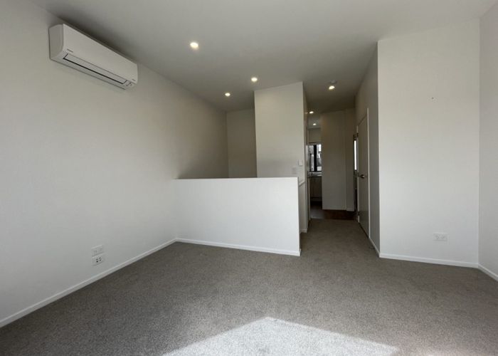  at 28 Westgate Drive, Massey, Waitakere City, Auckland