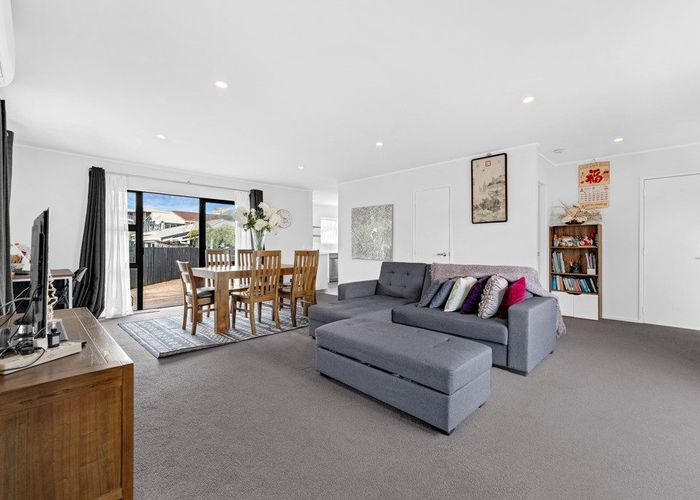  at 2/230 Bucklands Beach Road, Bucklands Beach, Manukau City, Auckland