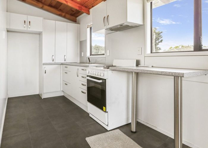  at 2/16 Kenderdine Road, Papatoetoe, Auckland