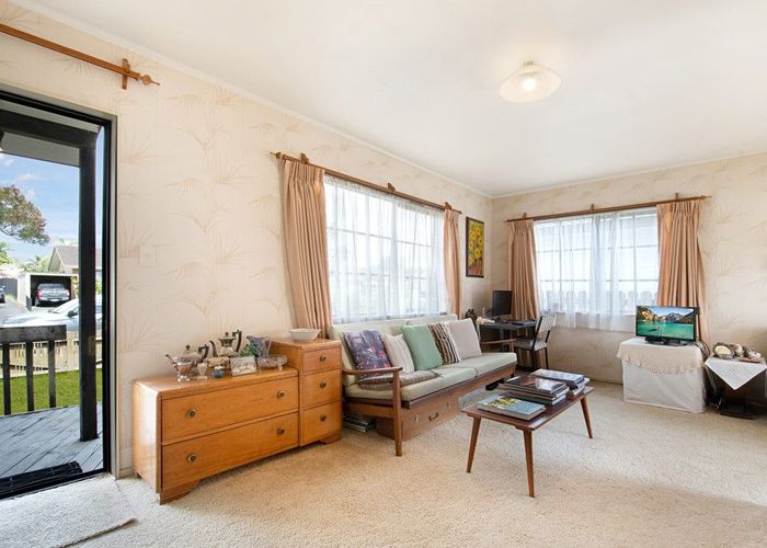  at 1/215 Waitemata Drive, Ranui, Waitakere City, Auckland