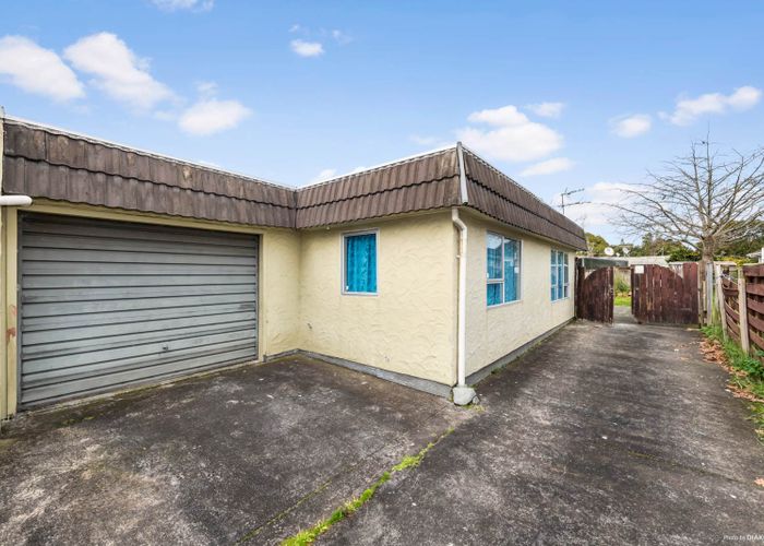  at 2/164 Buckland Road, Mangere East, Auckland