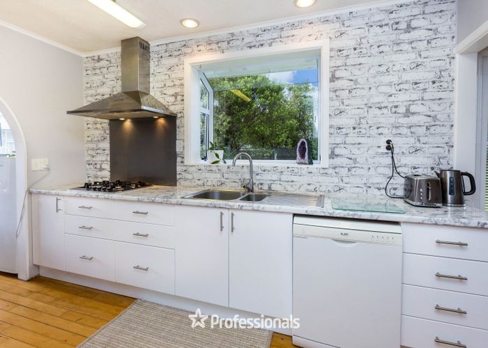  at 25 Totara Park Road, Clouston Park, Upper Hutt, Wellington