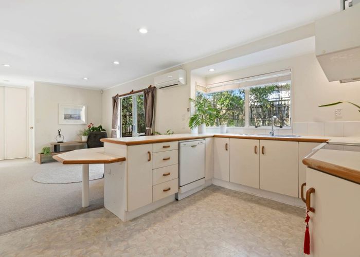  at 4 Bluebird Crescent, Unsworth Heights, Auckland