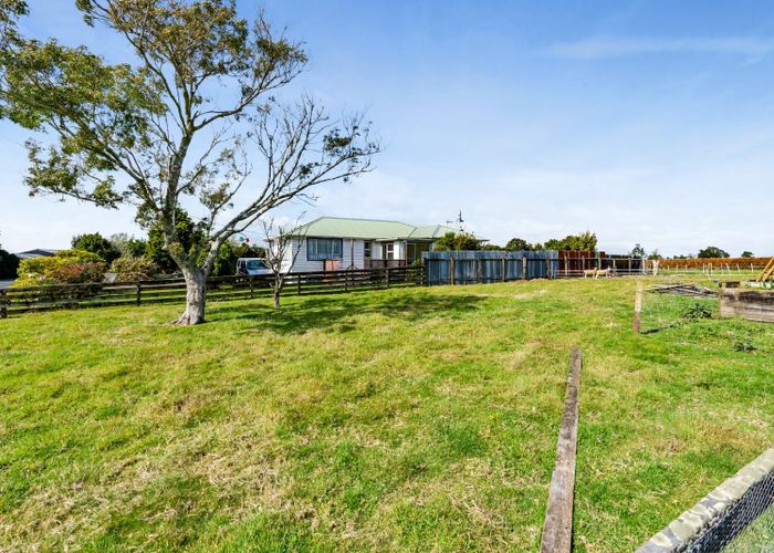  at 227 Pembroke Road West, Pembroke, Stratford