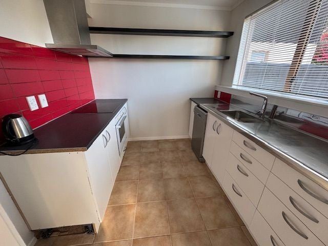  at 44 Pohutukawa Place, Ellerslie, Auckland