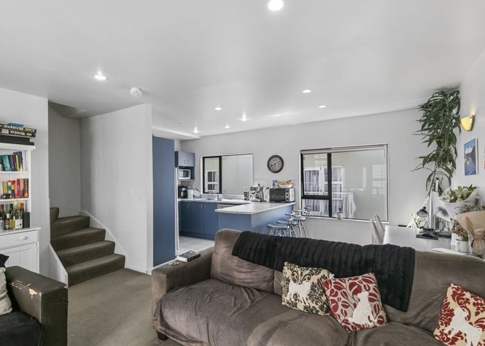  at 2/142 Ghuznee Street, Te Aro, Wellington
