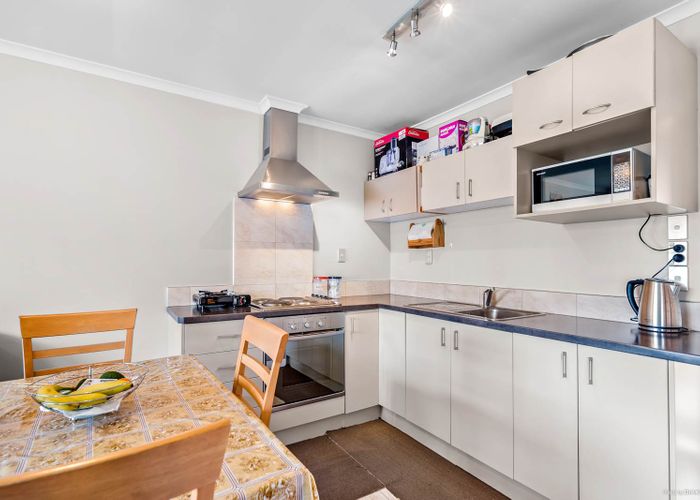  at 4/25 Aranui Road, Mount Wellington, Auckland