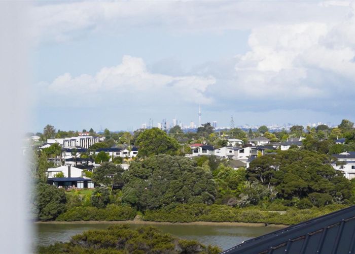  at 2/141 Colwill Road, Massey, Auckland