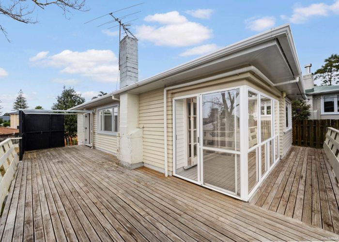  at 52 Beaubank Road, Kelston, Waitakere City, Auckland