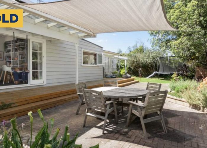  at 17 Knox Road, Swanson, Auckland