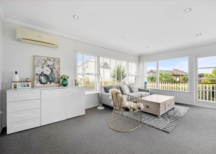  at 2/365 East Coast Road, Mairangi Bay, North Shore City, Auckland