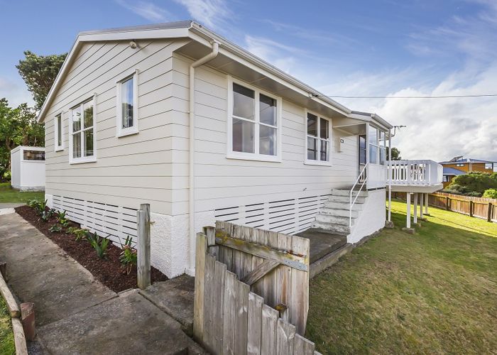  at 2 Rakihau Place, Titahi Bay, Porirua